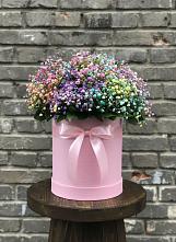 Цветочная композиция из Гипсофила и Розы в шляпной коробке в Тынде