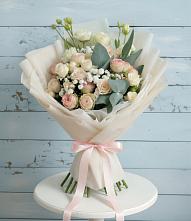 Букет цветов из:  Розы и Лизиантусы в Тынде