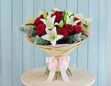 Букет цветов из:  Лилии и Розы в Тынде