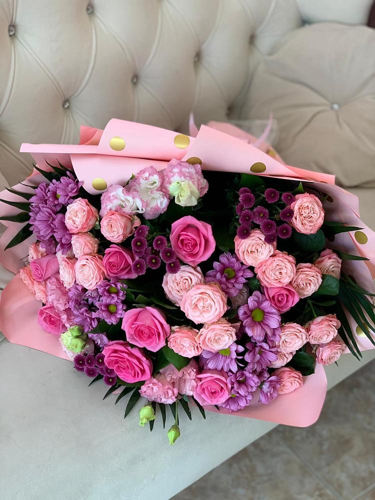 Букет цветов из: Хризантемы, Розы и Лизиантусы в Тынде