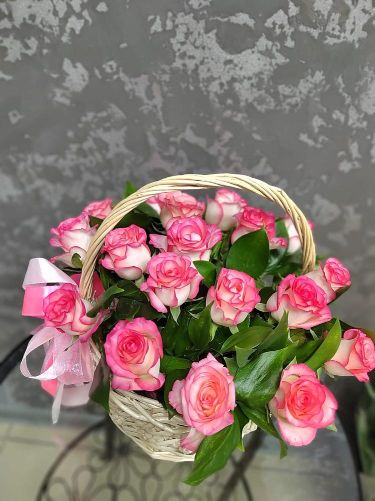 Цветочная композиция из Розы в корзине в Тынде