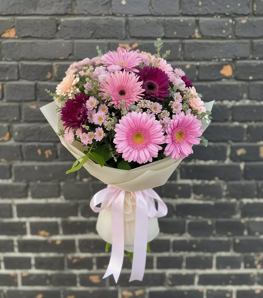 Букет цветов из: Герберы и Хризантемы в Тынде
