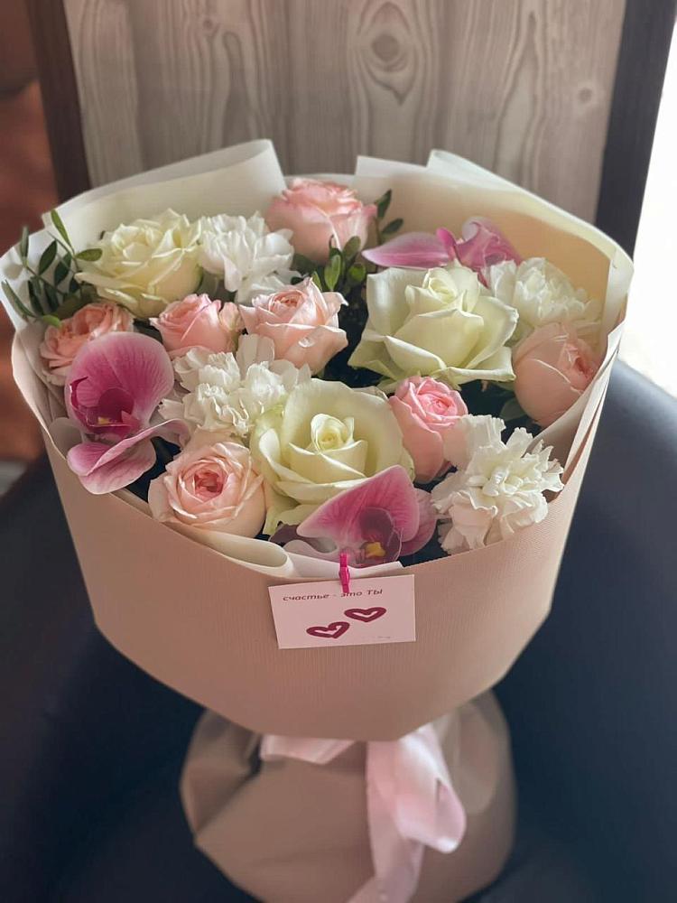 Букет цветов из: Орхидеи, Розы и Гвоздики в Тынде