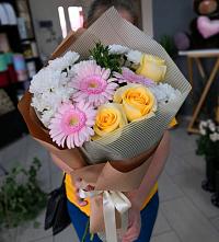 Букет цветов из:  Герберы, Розы и Хризантемы в Тынде