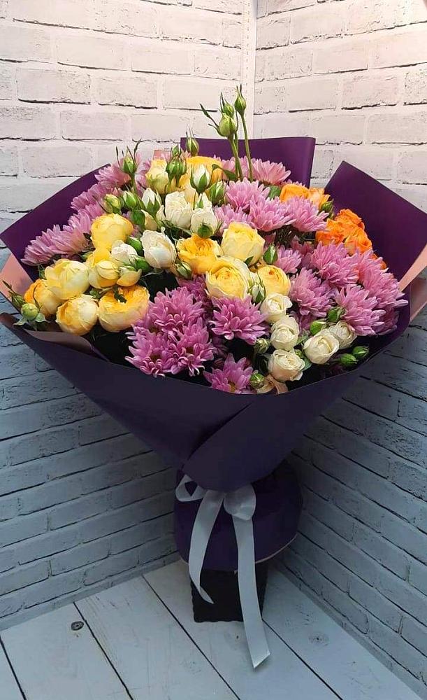 Букет цветов из: Хризантемы и Розы в Тынде