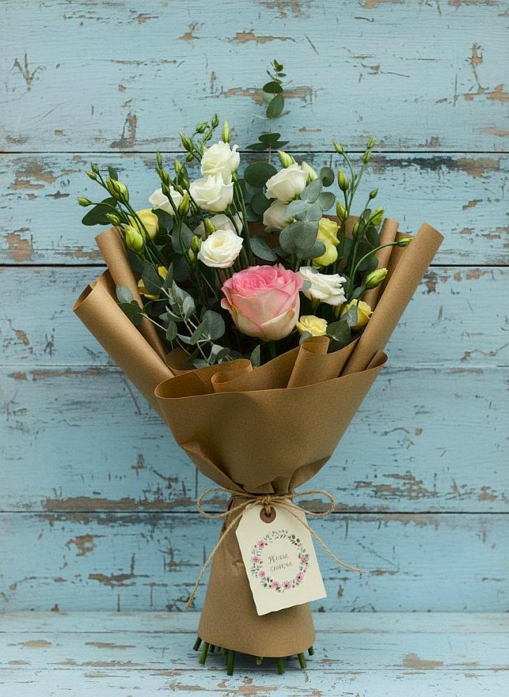 Букет цветов из: Розы и Лизиантусы в Тынде