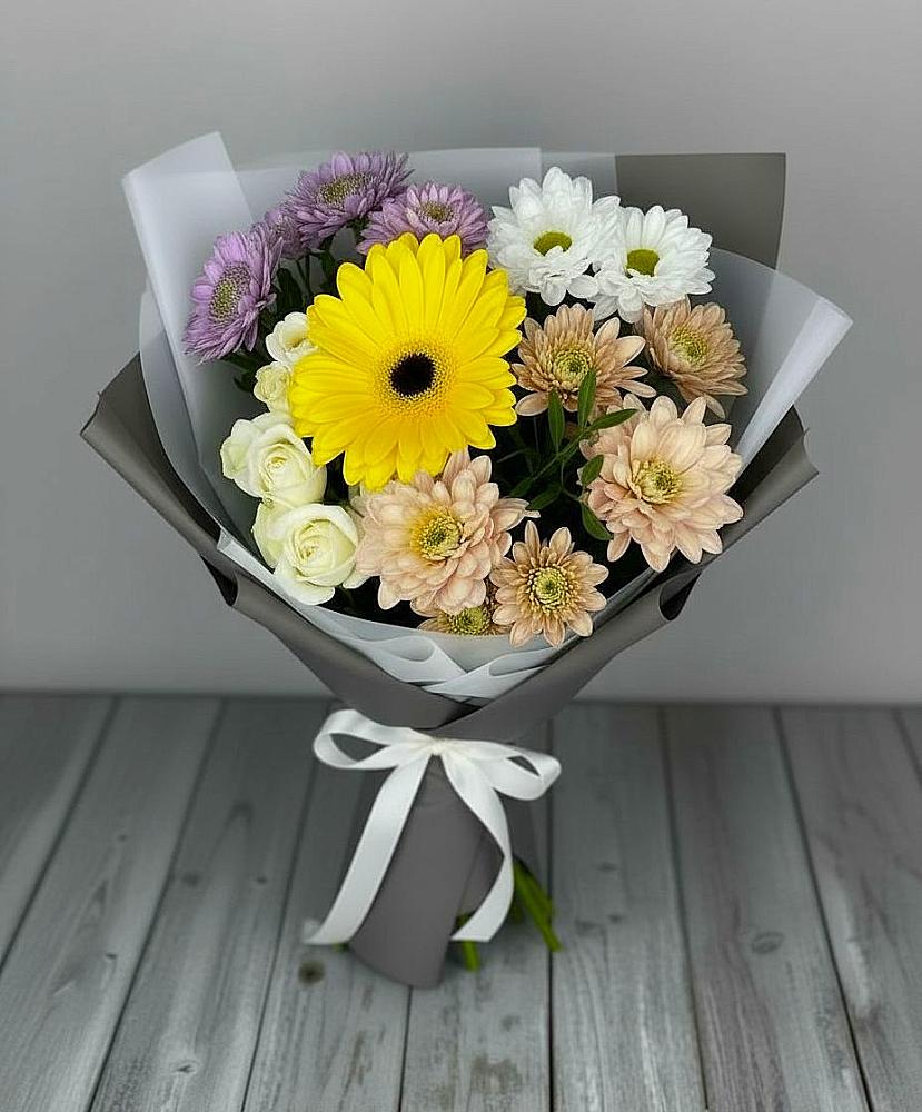 Букет цветов из: Розы, Герберы и Хризантемы в Тынде