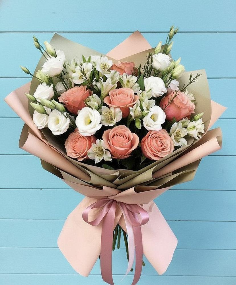 Букет цветов из: Розы, Альстромерии и Лизиантусы в Тынде