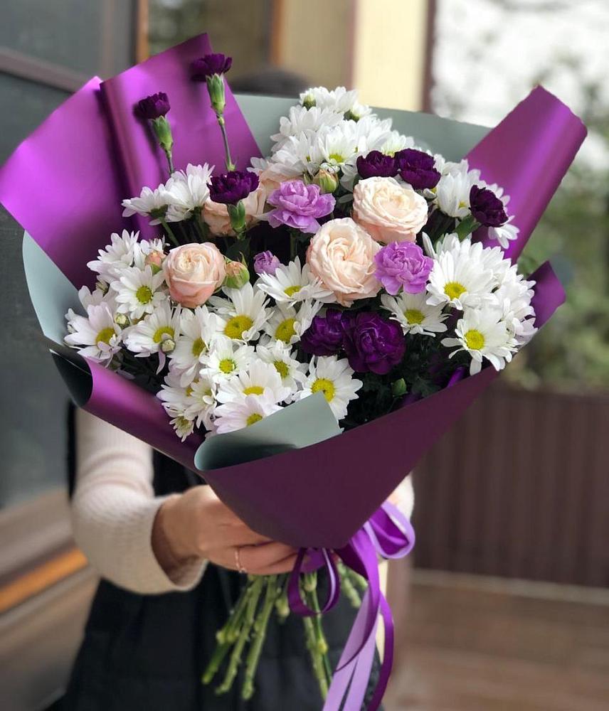 Букет цветов из: Хризантемы, Гвоздики и Розы в Тынде