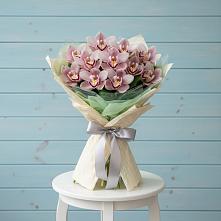 Букет цветов из:  Орхидеи и Розы в Тынде