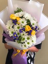 Букет цветов из:  Ирисы, Хризантемы и Розы #REPLACE_PRED# Тынде