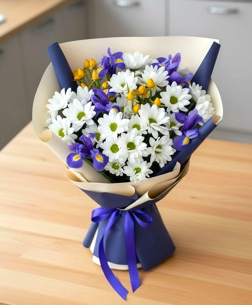 Букет цветов из: Розы, Ирисы и Хризантемы в Тынде