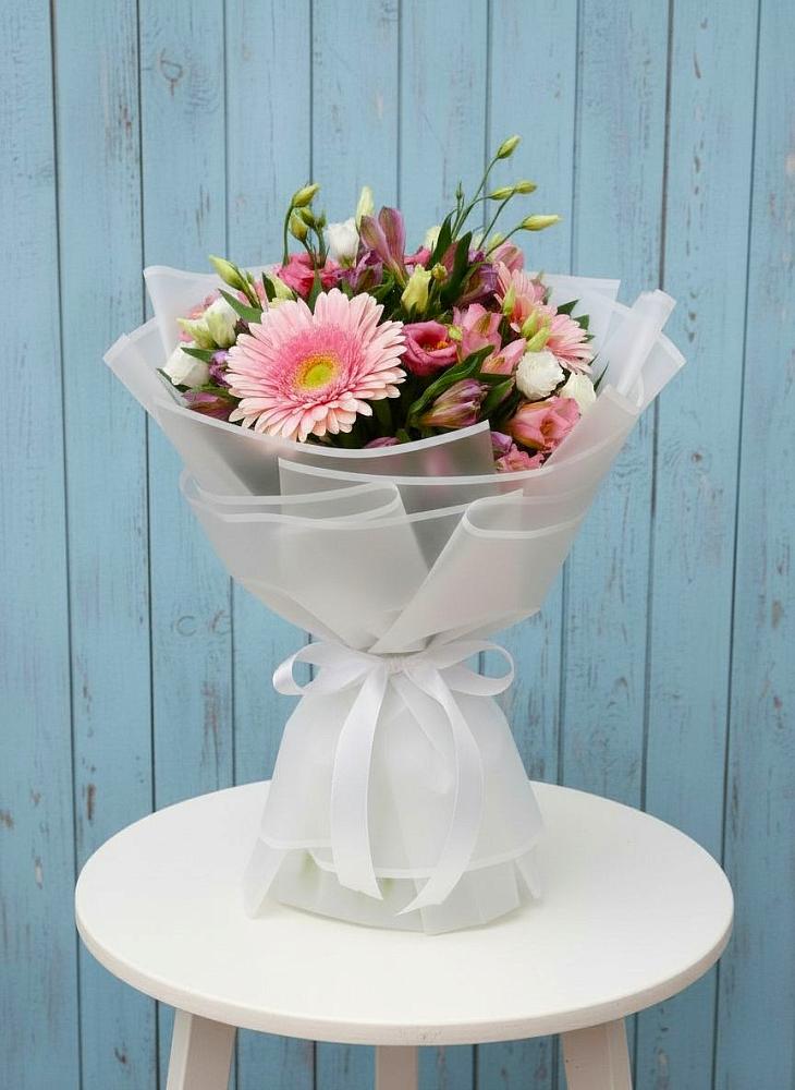 Букет цветов из: Герберы, Альстромерии и Лизиантусы в Тынде