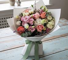 Букет цветов из:  Розы, Лизиантусы и Гвоздики в Тынде