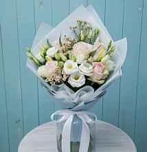 Букет цветов из:  Розы и Лизиантусы в Тынде
