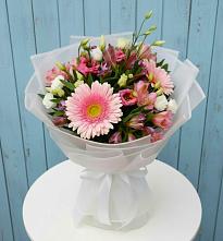 Букет цветов из:  Герберы, Альстромерии и Лизиантусы в Тынде