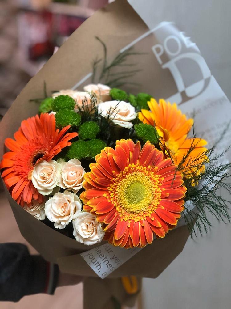 Букет цветов из: Герберы, Хризантемы и Розы в Тынде