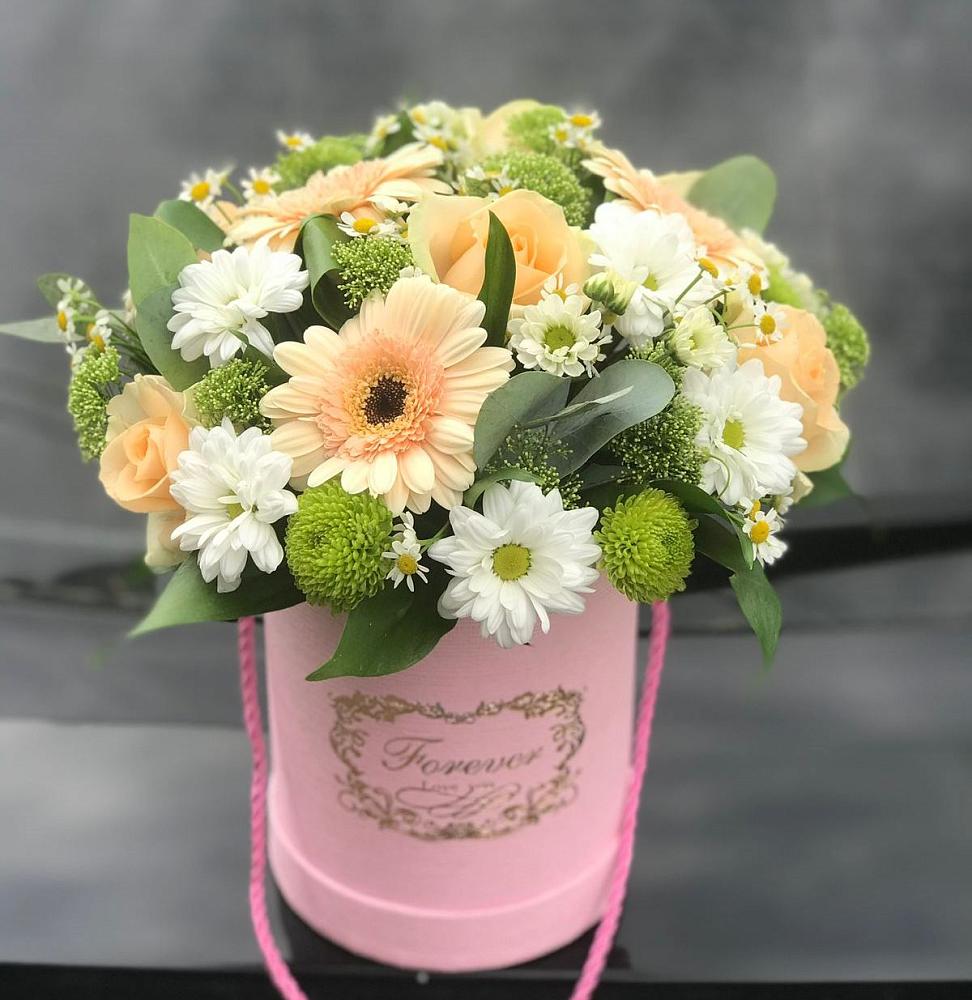 Цветочная композиция из Розы, Герберы и Хризантемы в шляпной коробке в Тынде