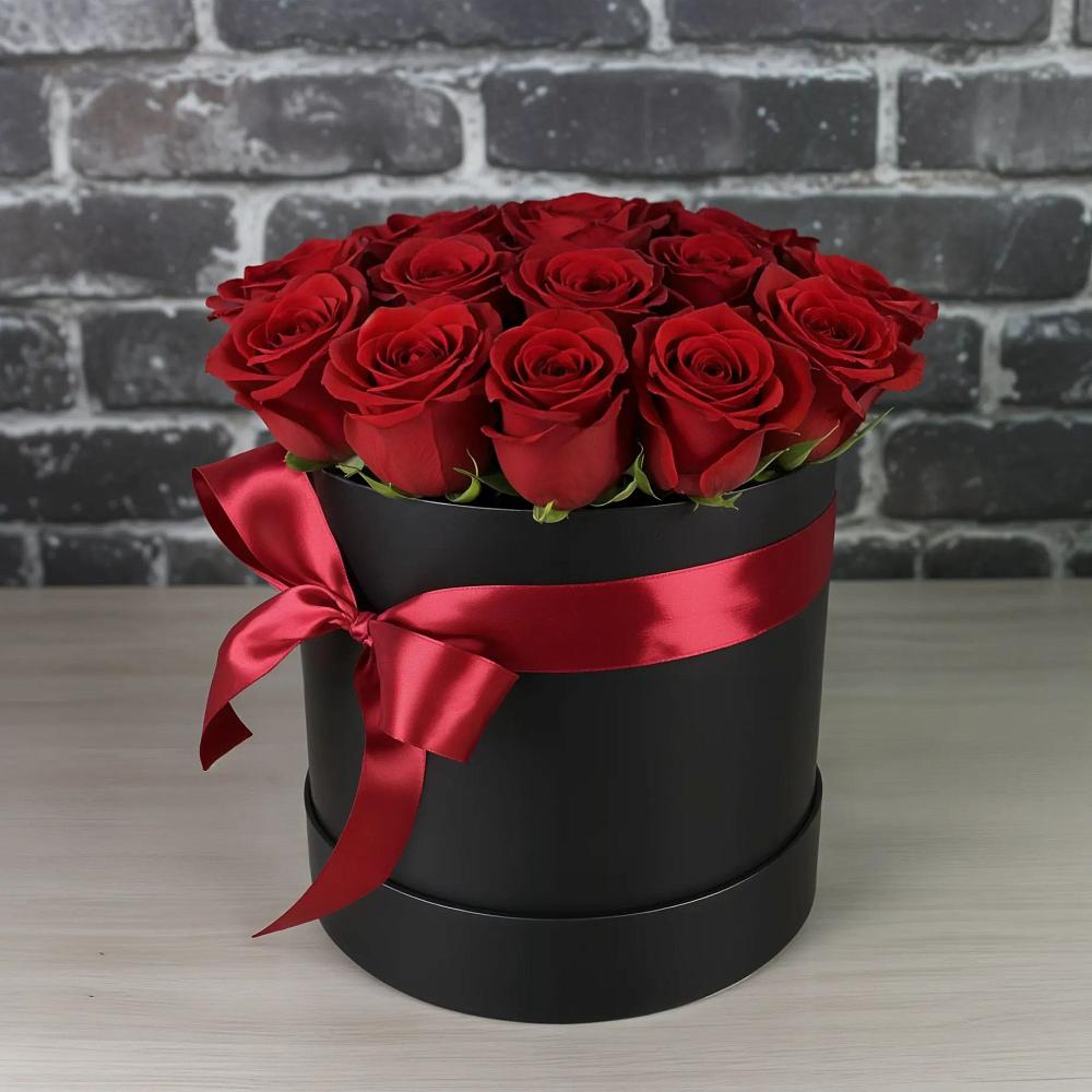 Цветочная композиция из Розы в шляпной коробке в Тынде