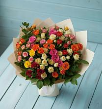 Букет Микс из разноцветных кустовых роз в Тынде