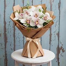 Букет цветов из:  Орхидеи и Розы в Тынде